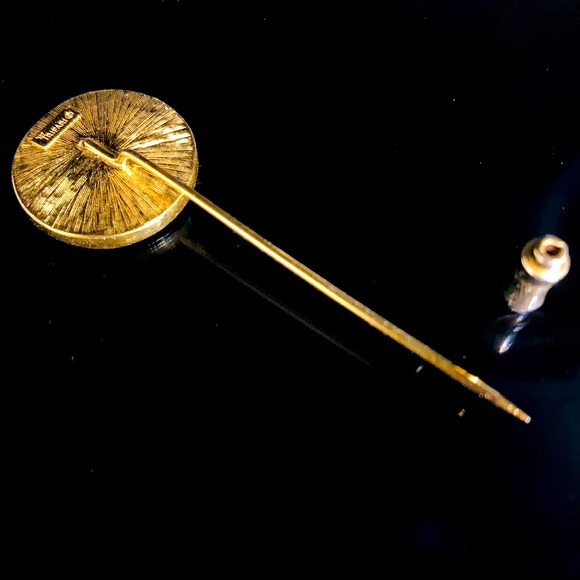 Vintage Crown Trifari Gold Tone Lapel Stick Pin - Picture 2 of 2